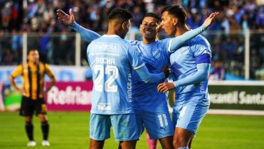 Bolívar gana un clásico que puede valer un título