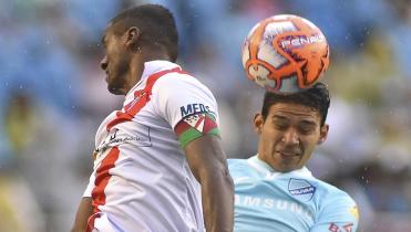 Bolívar ganador en la lluvia