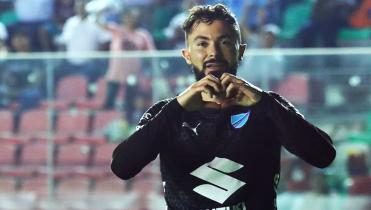 Bolívar le gana a Royal Pari y sigue de puntero