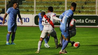 Bolívar saca una buena ventaja a costa de Nacional