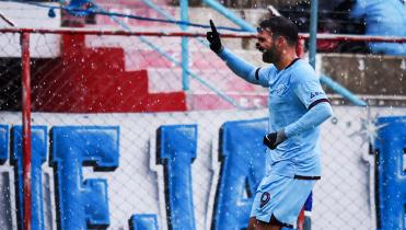 Bolívar se impusó con autoridad 