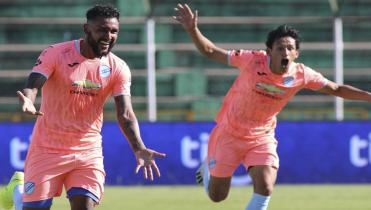 Bolívar sigue firme