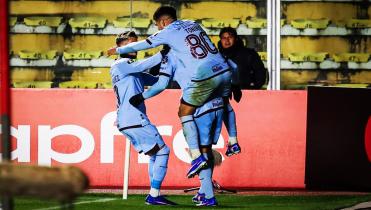 Bolívar venció a Fluminense 2-0, y respira en la Copa Libertadores