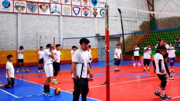Carlos Marín destaca el crecimiento del voleibol paceño