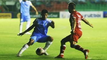 Celestes alejados de la cúspide