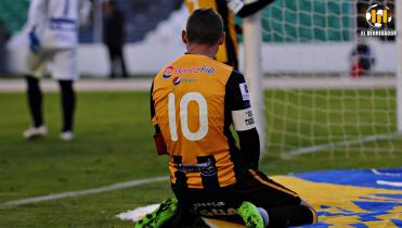 Con la frente en alto