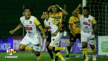 Destroyers cayó en casa