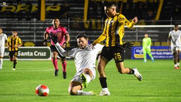 El Tigre cumplió su trabajo ante Real Santa Cruz