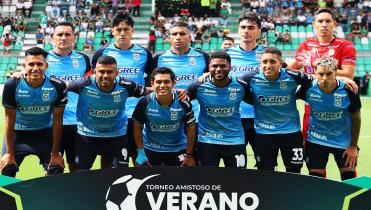 En la pelea y el partido, Blooming lo mejor