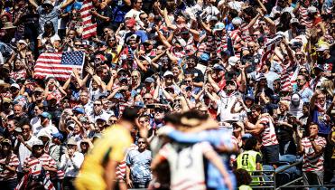 Estados Unidos clasifica a octavos en su Mundial
