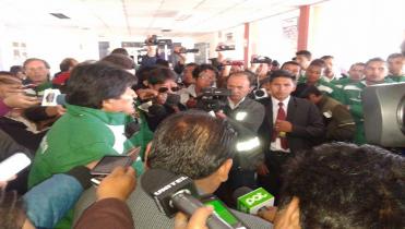 Evo contra los insultos