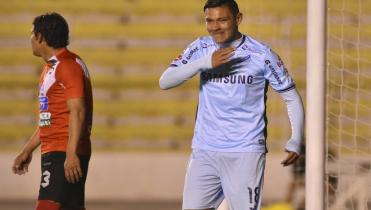 Fierro llega el mismo día 