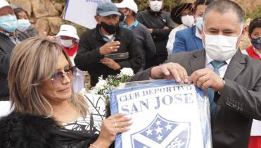 Flores continuará al mando de San José 