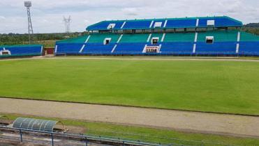 Futbol en el  estadio Ivirgarzama