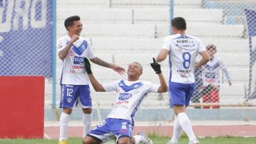 Goleada y punta para el Santo