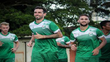 La mira puesta en el debut