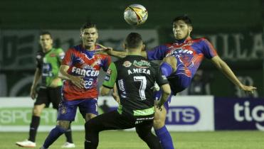 La U complicada recibe a Oriente