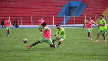 Leeb cambia de esquema táctico