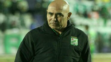 Llop mueve sus fichas