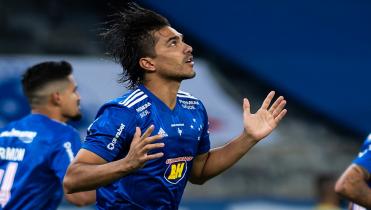 Martins vuelve al gol en Brasil