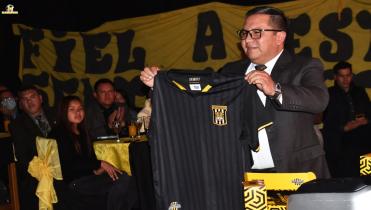 Montes cumple un año al mando de The Strongest 