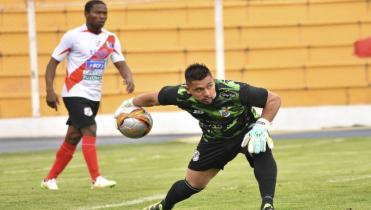 Nacional busca arquero
