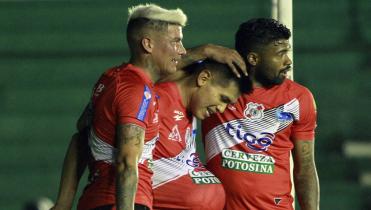 Nacional busca su milagro en Warnes