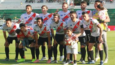 Nacional recibe a Municipal de Vinto