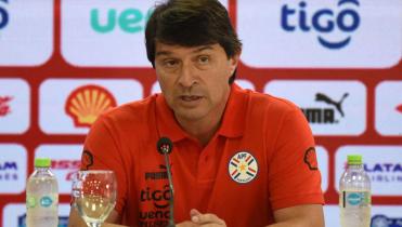 Paraguay espera  Bolivia 