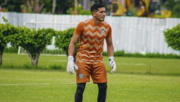 Pretende levantar cabeza 