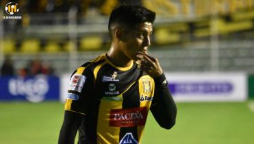 Ramiro ve un calendario presionado