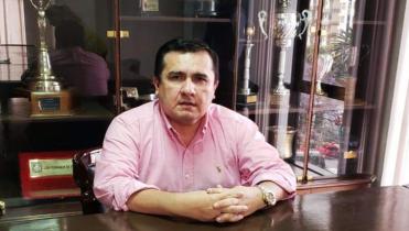 Robert Blanco hace sus movimientos