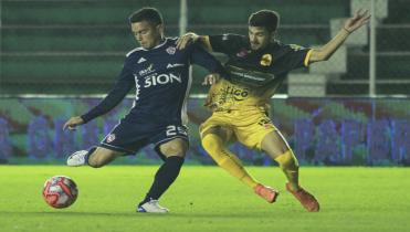 Royal Pari debutó con victoria