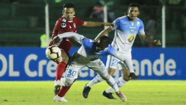 Royal Pari ganó con la mínima en Sudamericana