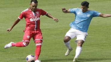 Royal Pari y Aurora se enfrentan  