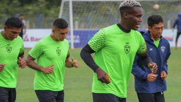 Royal Rari defiende la punta