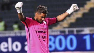 Sanz debutó con triunfo