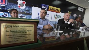 Seis piden auditoría