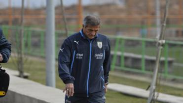 Tabárez no estaría en La Paz