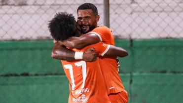 Thiago arrancó ganando en Royal Pari