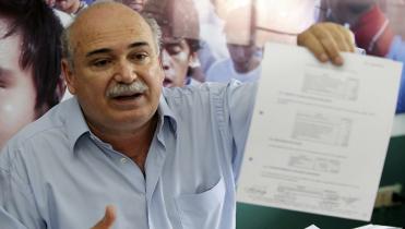 Tico dice no tener deudas