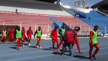 Universitario con bajas