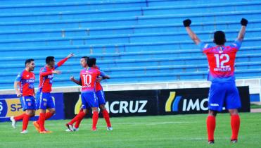 Universitario tiene mucha obligación esta tarde