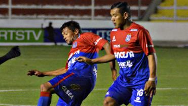 Universitario y Nacional juegan en Sucre