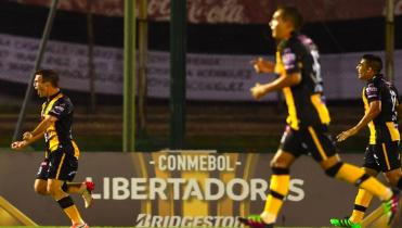 Uno X Uno frente a Montevideo Wanderers