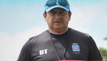 Villegas hará respetar su contrato