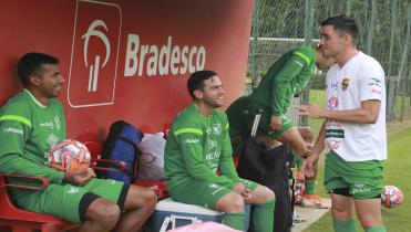 Villegas se guarda los nombres