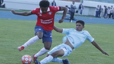 Wilster ganó con susto