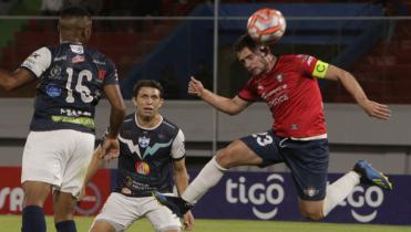 Wilster golea a Sport Boys