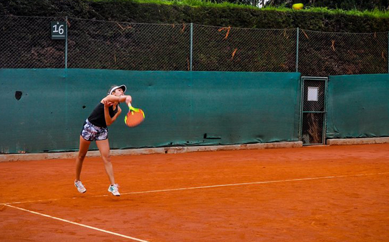 Tenis femenino en Santa Cruz